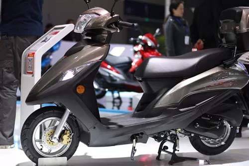 豪爵的新款小踏板——vf100