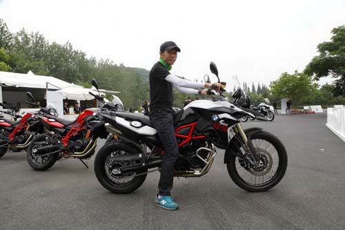 大男孩的新玩具 实拍体验BMW F800 GS摩托车 汽车市场网