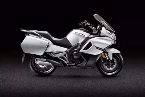 万里走单骑,他骑着春风650TR-G踏上了泰国之