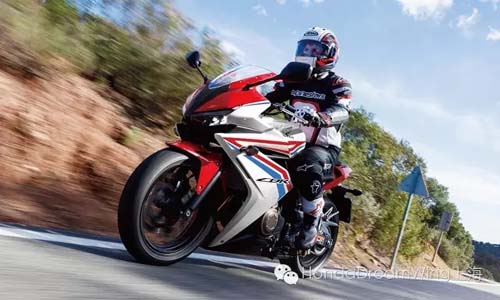 本田cbr500r向中排量市场正式宣战